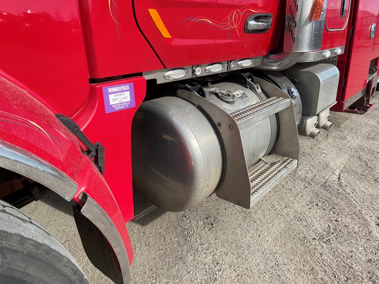 #3822-•-2019-peterbilt-heavy-rotator-truck-(has-mn-title-in-delay,-may-take-6-8-weeks)-image-22