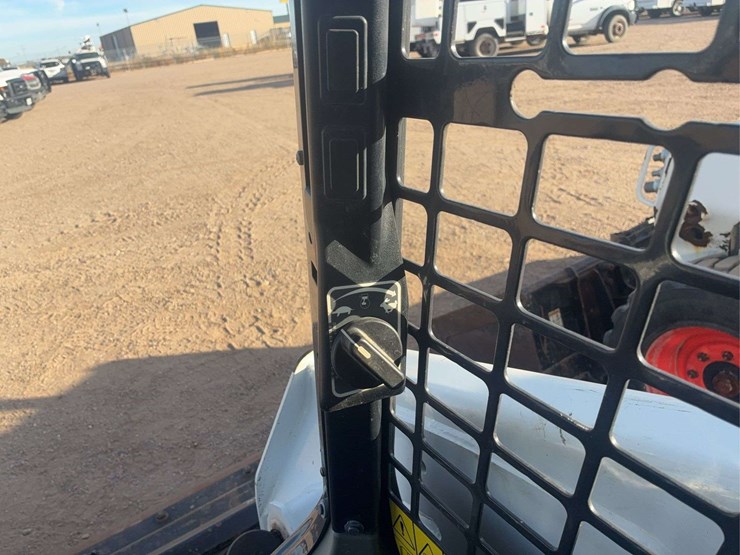 2021-bobcat-s590-image-17