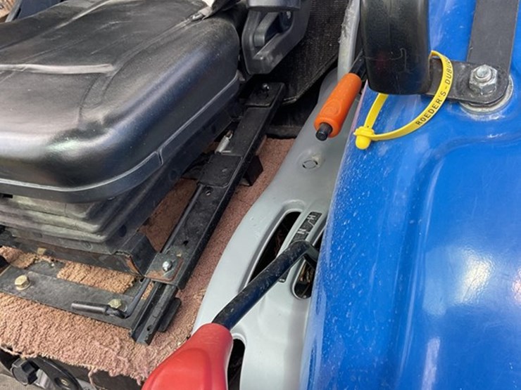 2015-new-holland-boomer-33-image-7