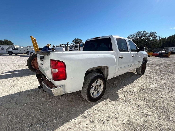 2012-chevrolet-silverado-1500-image-3