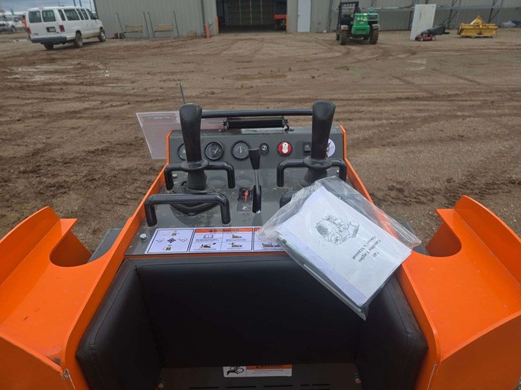 2024-hrc700-hurricane-mini-skid-steer-image-8