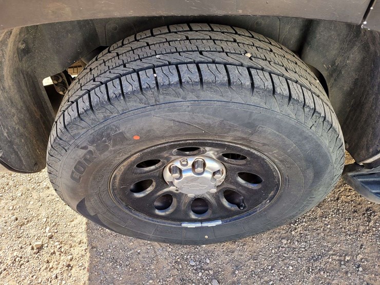 2010-chevrolet-tahoe-ls-image-16