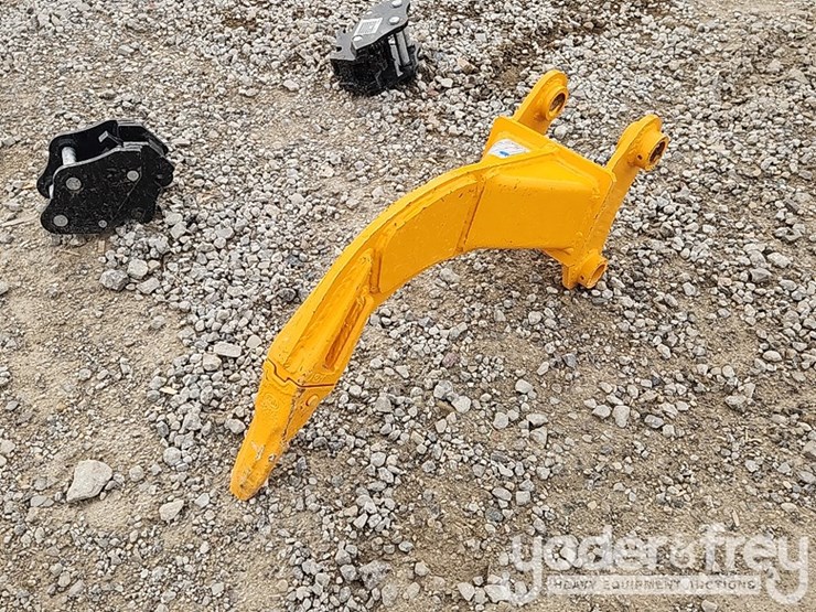 2025-caterpillar-305-image-2