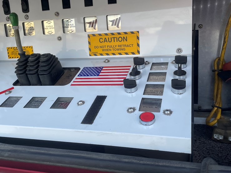 #3824-•-2019-peterbilt-heavy-rotator-(has-mn-title-in-delay,-may-take-6-8-weeks)-image-71