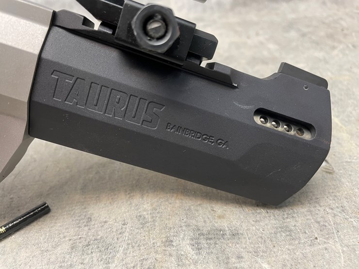 #4513-•-taurus-casull-raging-hunter-454h-revolver,-sn:-aec215192-(princeton,-mn)-image-8