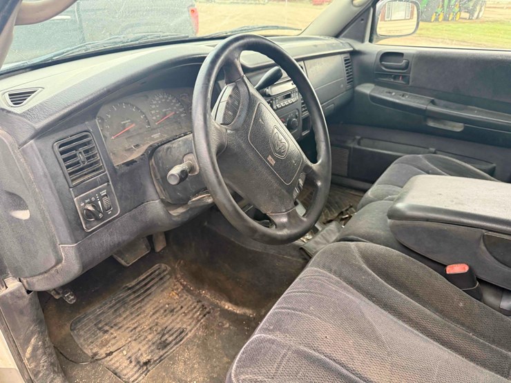 2004-dodge-dakota-image-9