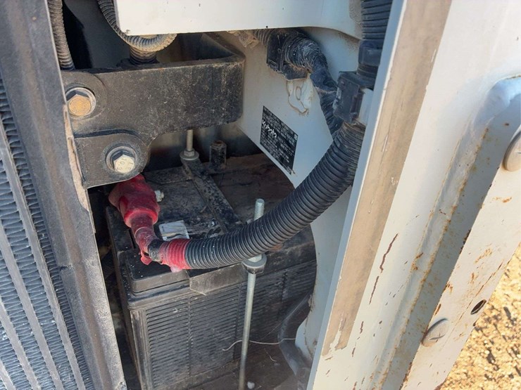 2019-takeuchi-tl8-image-19