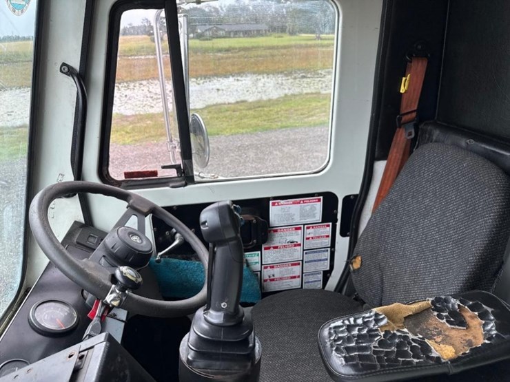 2014-mack-leu613-image-30