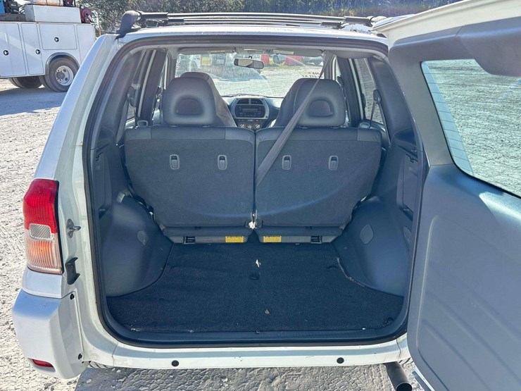 2003-toyota-rav4-image-23