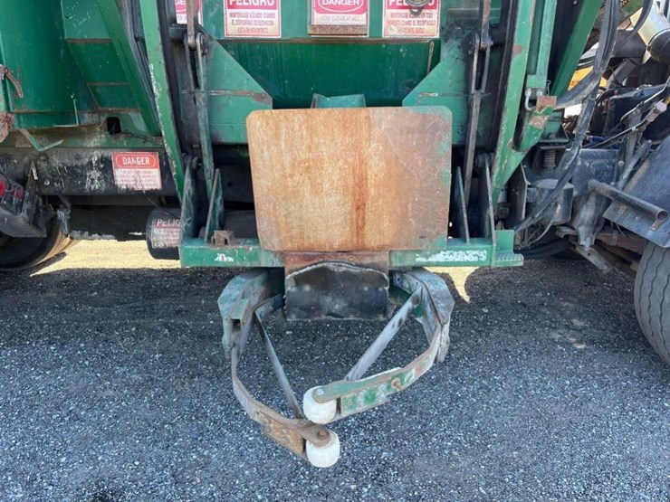 2015-mack-leu633-image-25