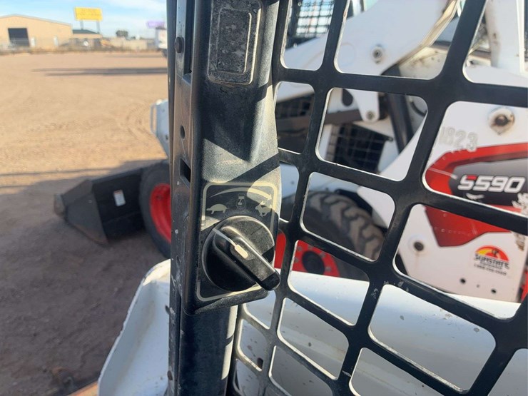 2019-bobcat-s570-image-14