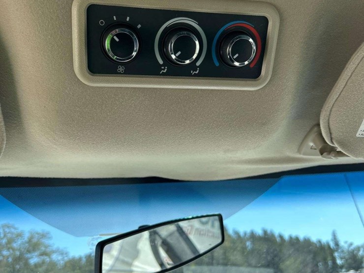 2012-gmc-3500-image-19