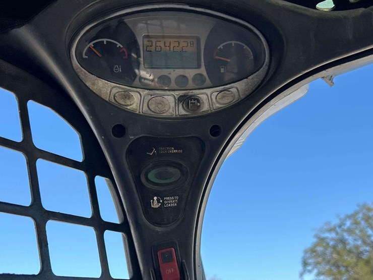 2013-bobcat-t590-image-10