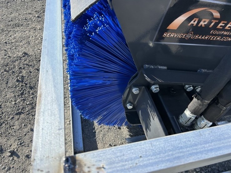 2025-arteer-assb-72w-angle-broom-image-7