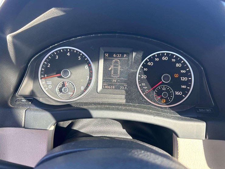 2012-volkswagen-tiguan-image-12