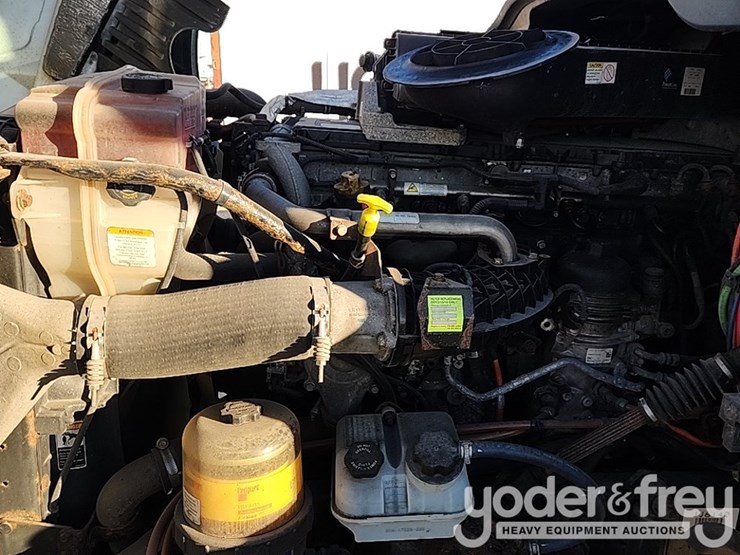 2017-freightliner-cascadia-image-52