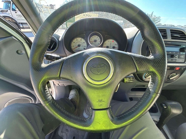 2003-toyota-rav4-image-13