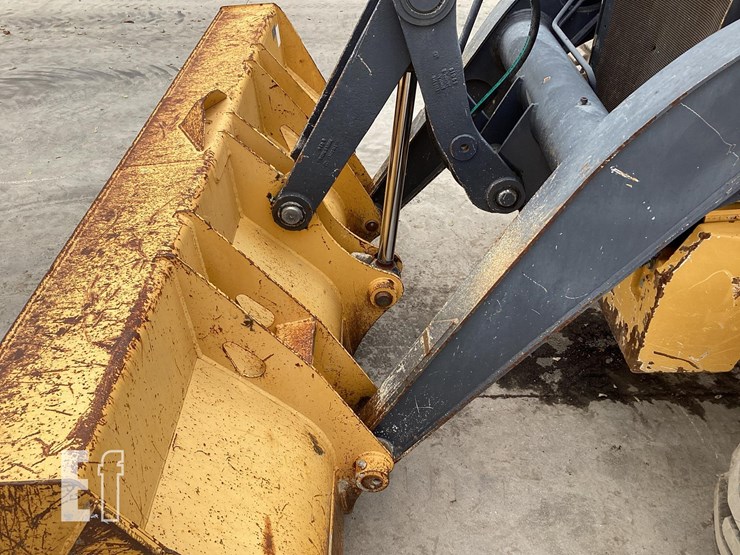 2017-deere-410l-image-10