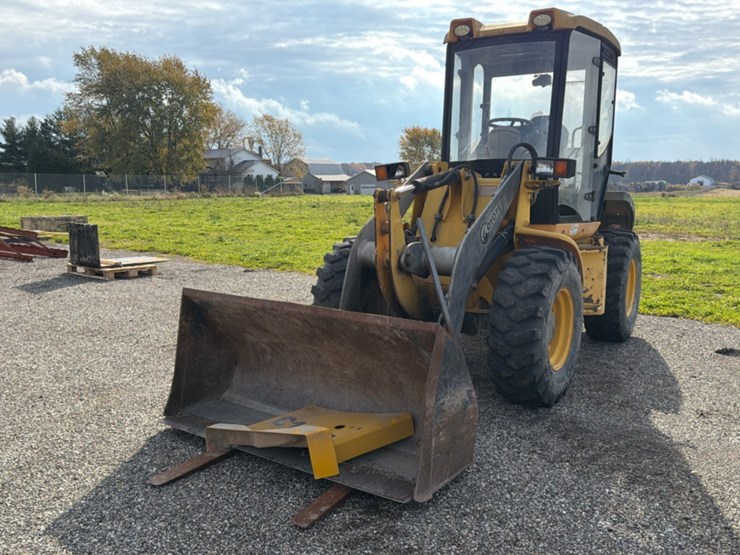#1401-•-coyote-c14-4-compact-wheel-loader-image-1