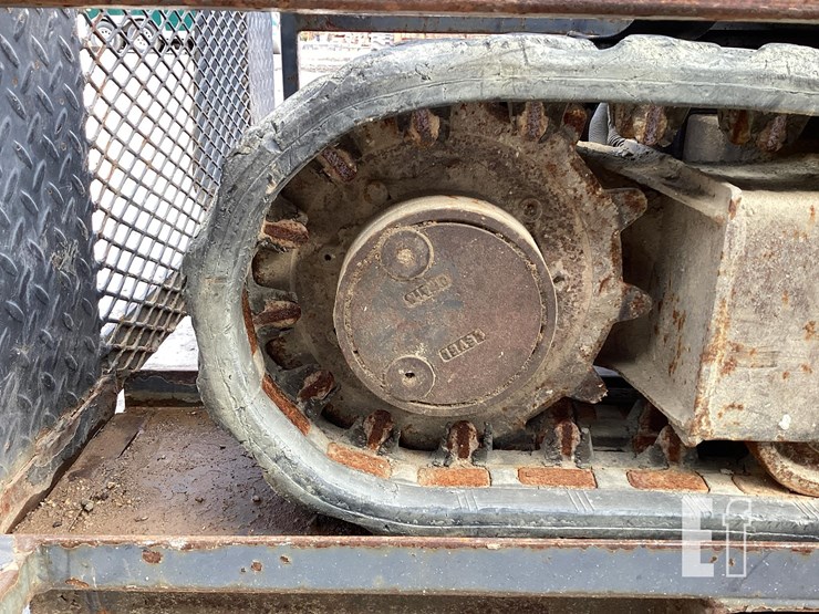 2013-ihi-9nx2-image-12