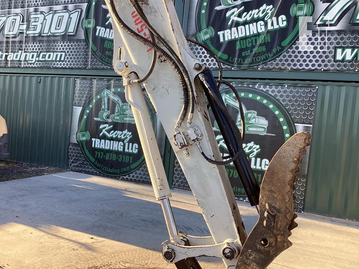 2019-takeuchi-tb290-image-11