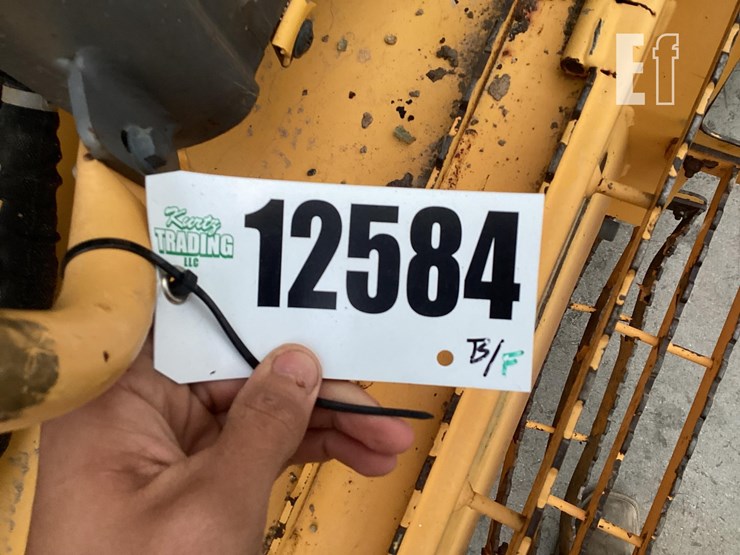 2012-volvo-bl70b-image-21