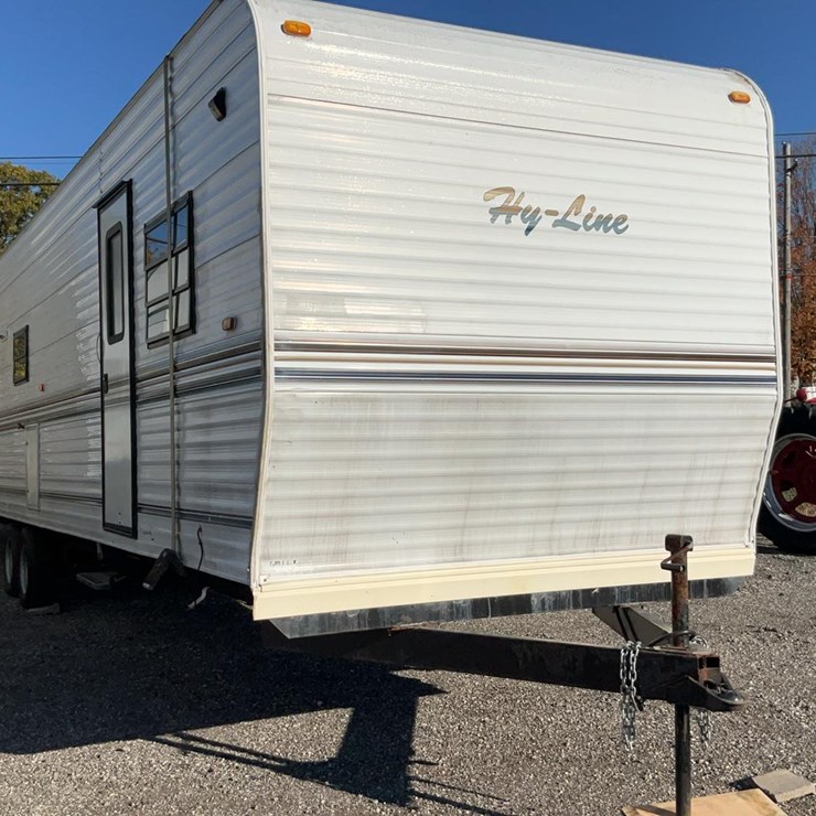 #2251 • 1997 Hy-Line Travel Trailer