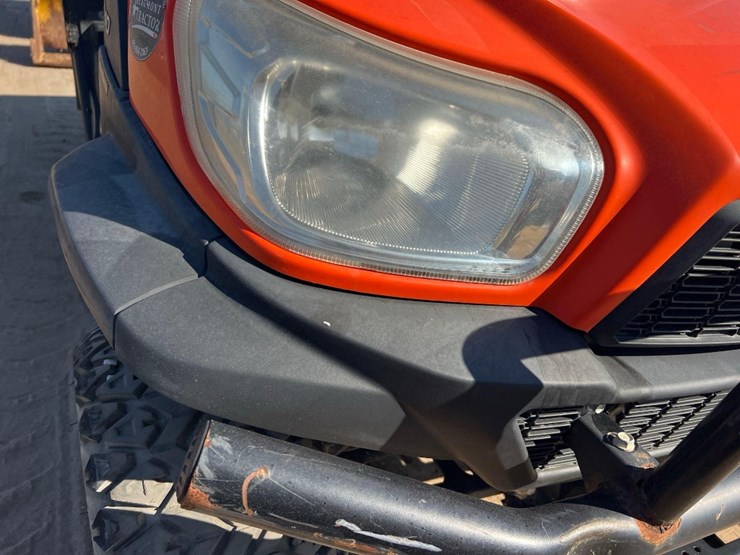 2019-kubota-rtvx1140-image-9