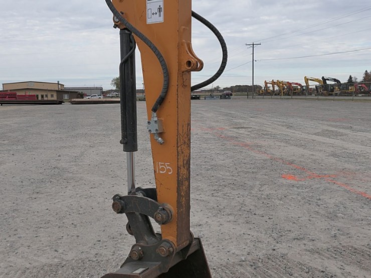 2019-case-cx37c-image-9