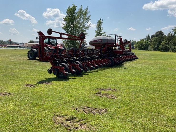 2022-case-ih-2150-image-24