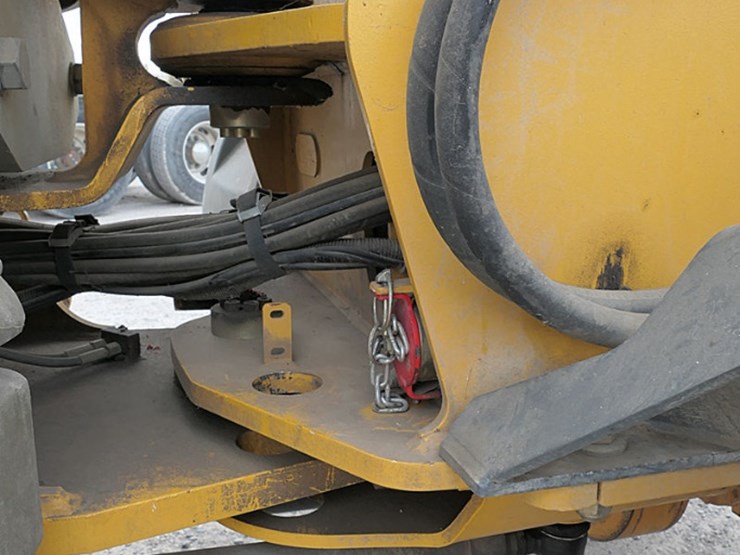 2012-deere-324j-image-20