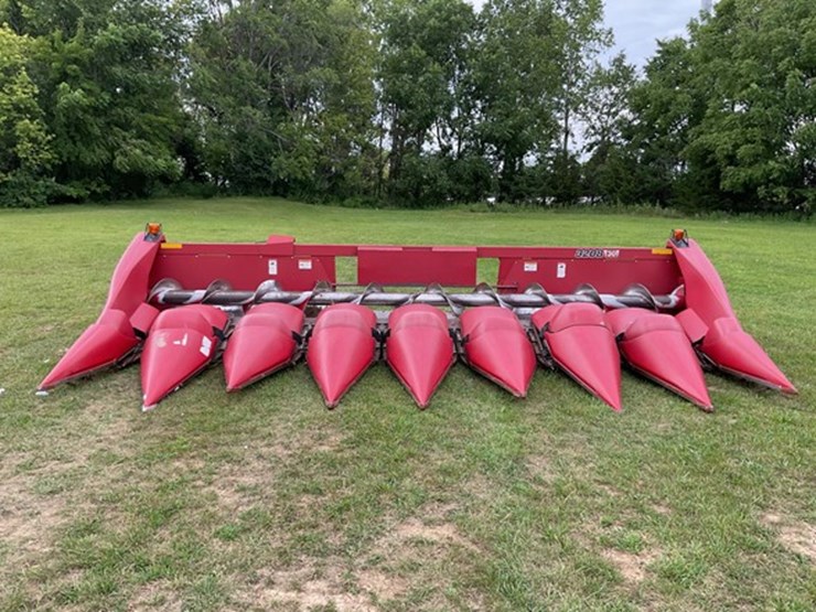 2009-case-ih-3208-image-2