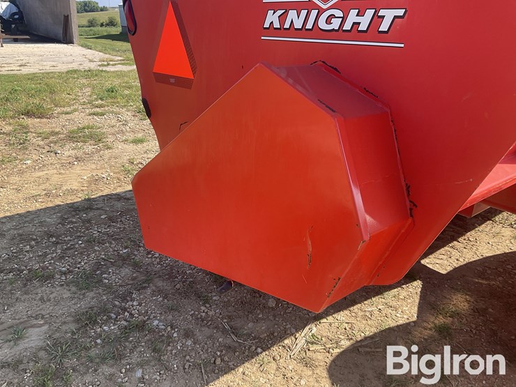 2012-kuhn-8124-slinger-manure-spreader-image-16