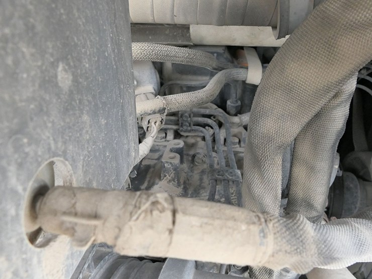 2019-case-cx37c-image-19