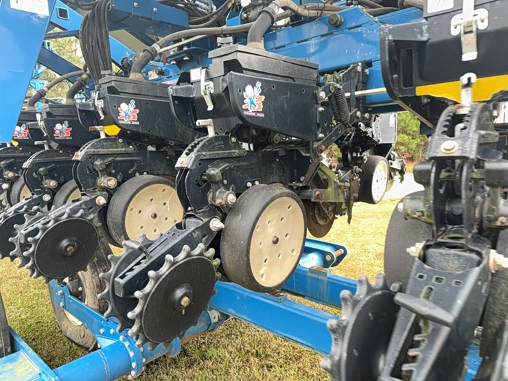 kinze-3660-image-24