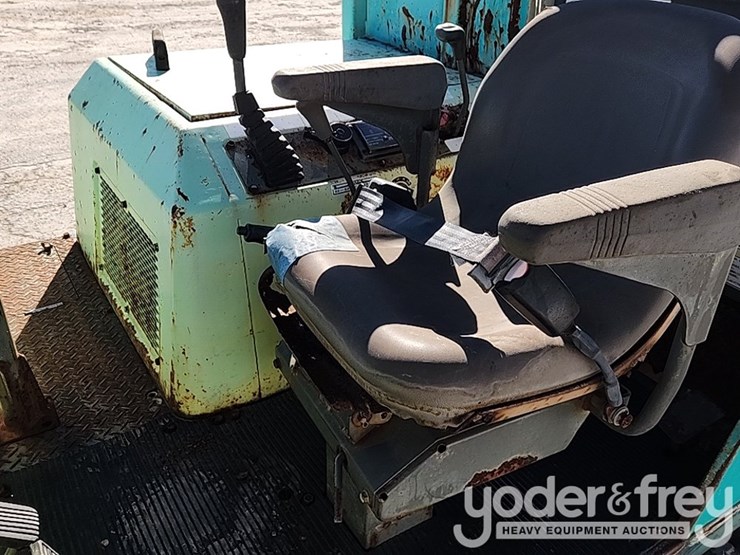 2005-yanmar-c30r-2-image-13