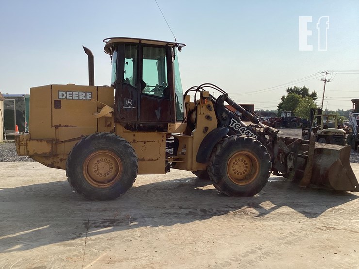 2002-deere-tc44h-image-5