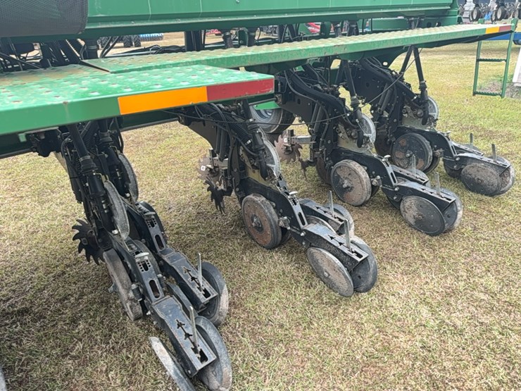 great-plains-2525a-image-12