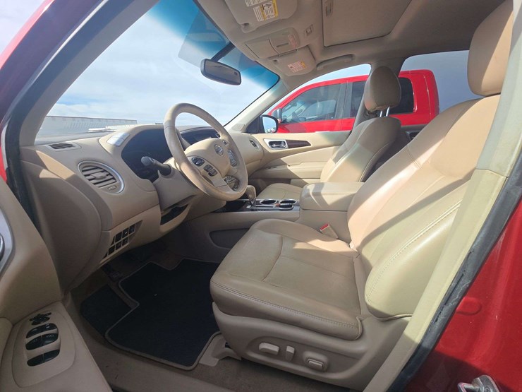 2014-nissan-pathfinder-sl-image-14