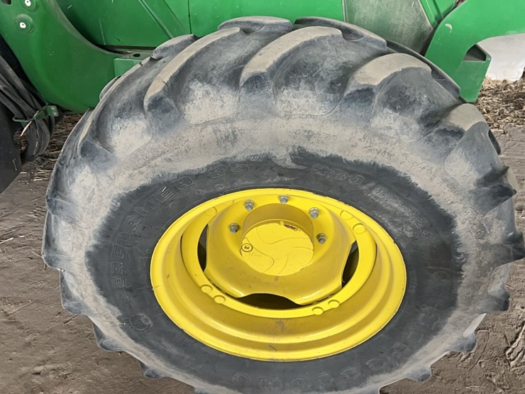john-deere-340-image-8