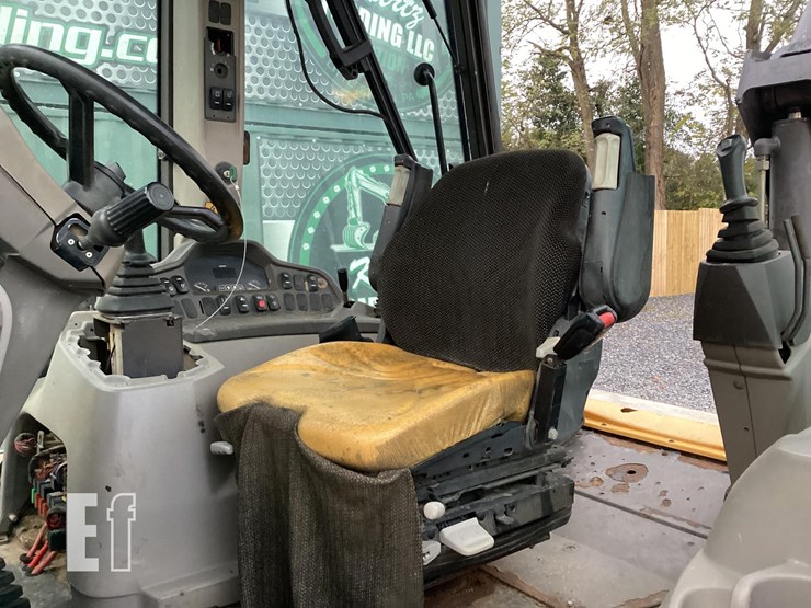 2012-volvo-bl70b-image-13