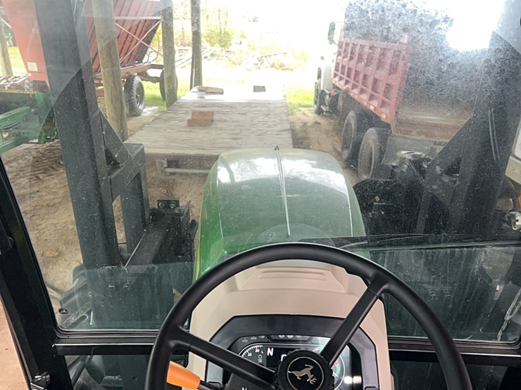 john-deere-6135e-image-13