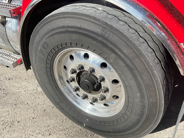 #3824-•-2019-peterbilt-heavy-rotator-(has-mn-title-in-delay,-may-take-6-8-weeks)-image-40