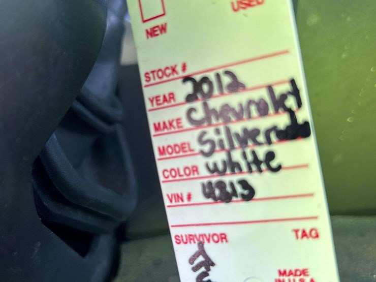 2012-chevrolet-silverado-1500-image-31