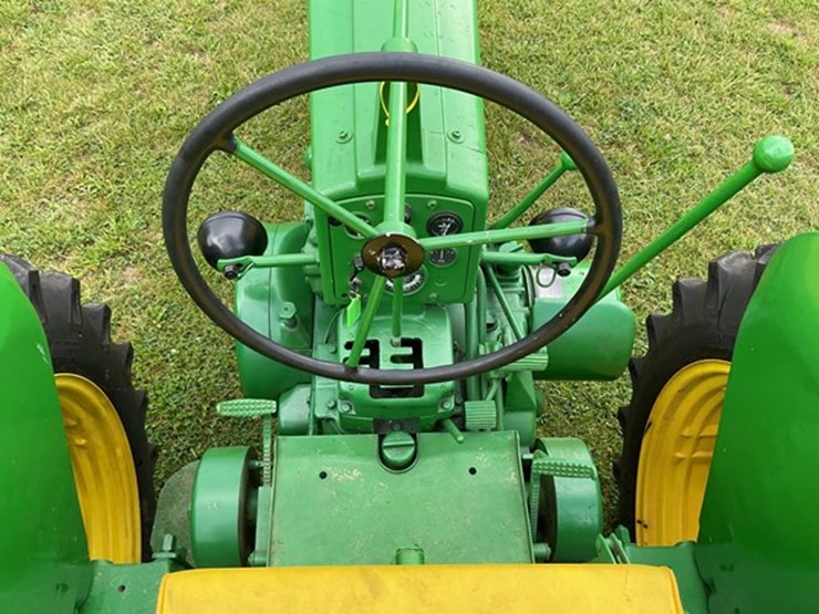 1957-john-deere-520-image-12