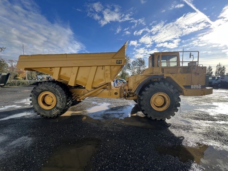 1990-caterpillar-d30d-image-3