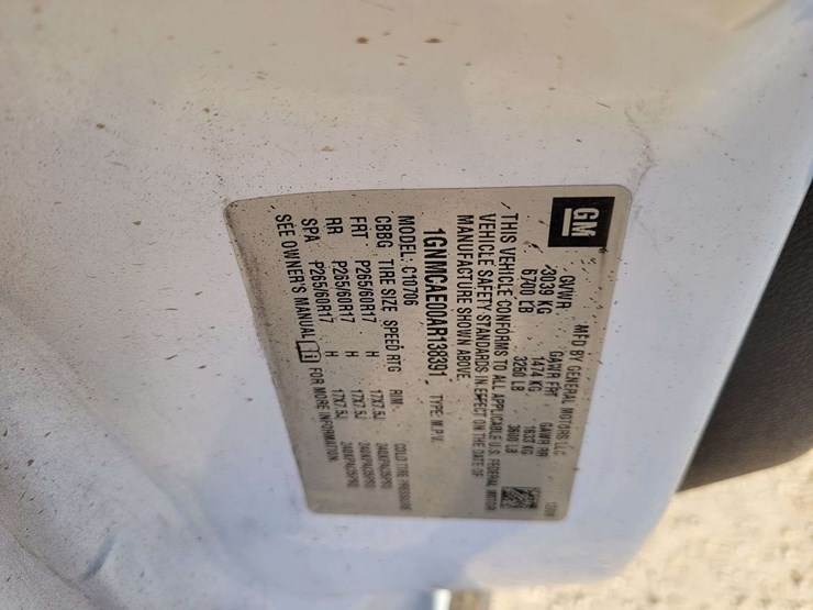 2010-chevrolet-tahoe-ls-image-11