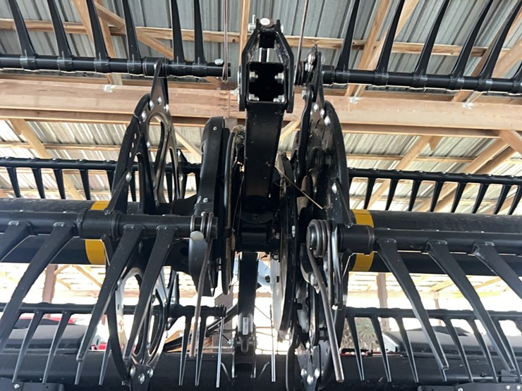 macdon-draper-head,-flex-135-image-15