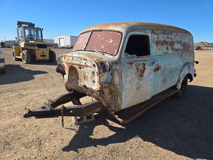 1949-chevrolet-suburban-image-1