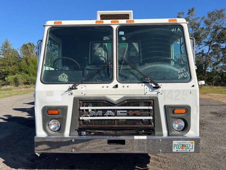 2014-mack-leu613-image-7